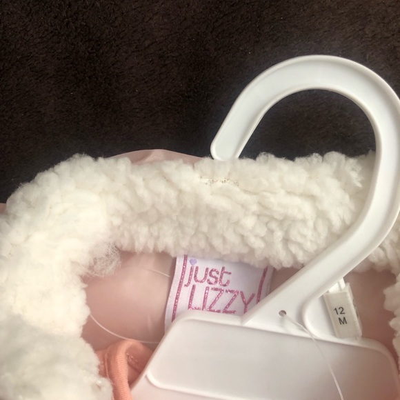 New 0-12 months assortment of baby items - Picture 7 of 16